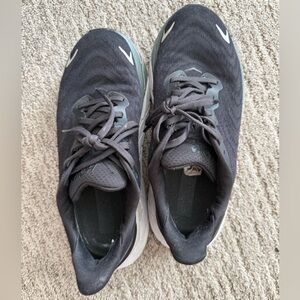 Women’s Hoka Arahi 6 size 6.5 normal wear, see pictures.